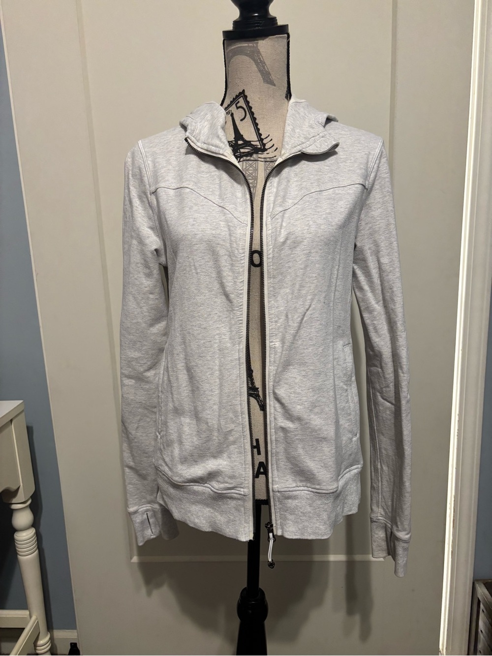 🌸SALE🌸Lululemon Light Gray Women's Zip Hoodie Jacket